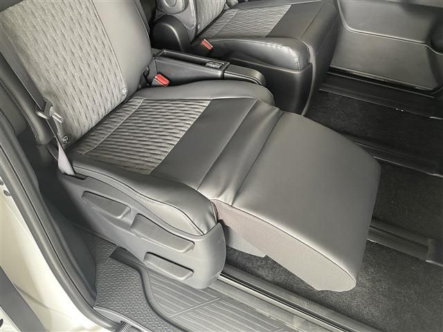 TOYOTA NOAH HYBRID 2026 Image 31