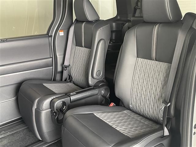 TOYOTA NOAH HYBRID 2026 Image 31