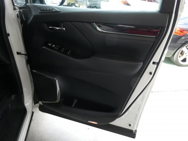 TOYOTA ALPHARD 2018 Image 31