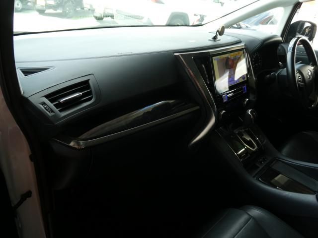 TOYOTA ALPHARD 2018 Image 31