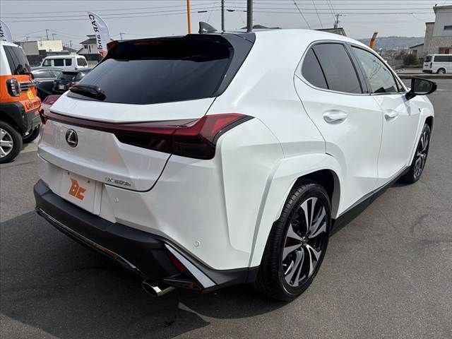 TOYOTA LEXUS UX250H 2023 Image 31