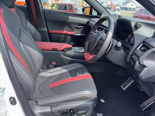 TOYOTA LEXUS UX250H 2023 Image 31