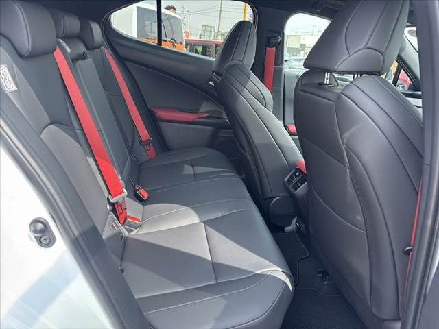 TOYOTA LEXUS UX250H 2023 Image 31