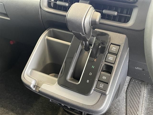 TOYOTA SIENTA HYBRID 2026 Image 31