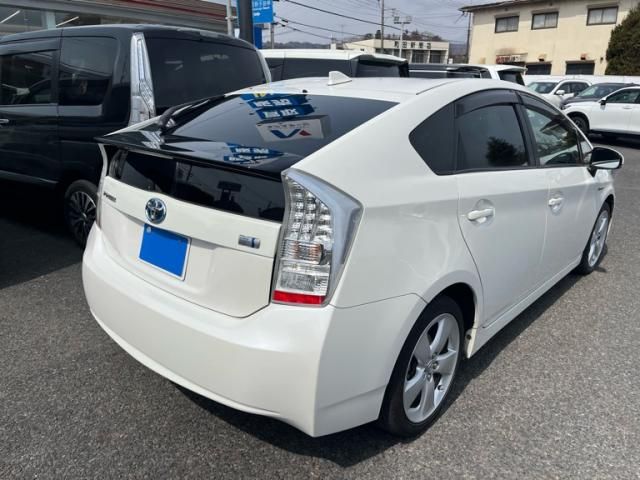 TOYOTA PRIUS 2011 Image 31