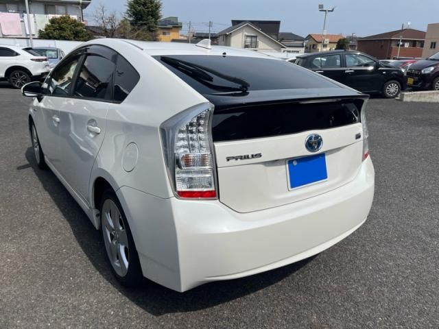 TOYOTA PRIUS 2011 Image 31