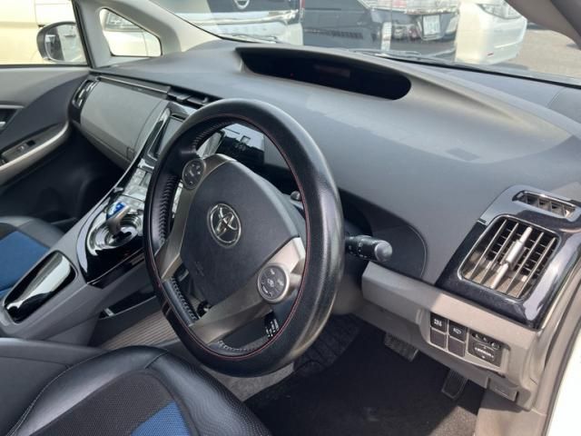 TOYOTA PRIUS 2011 Image 31