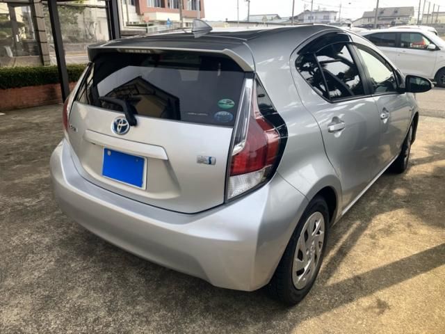 TOYOTA AQUA 2015 Image 31