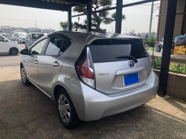 TOYOTA AQUA 2015 Image 31