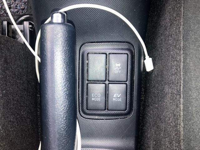 TOYOTA AQUA 2015 Image 31