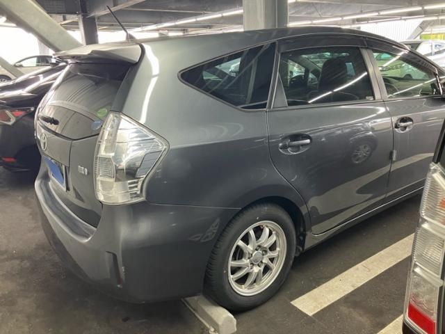 TOYOTA PRIUS ALPHA 2013 Image 31