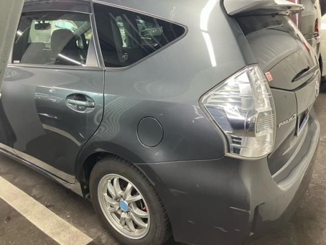 TOYOTA PRIUS ALPHA 2013 Image 31