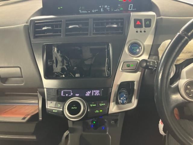 TOYOTA PRIUS ALPHA 2013 Image 31