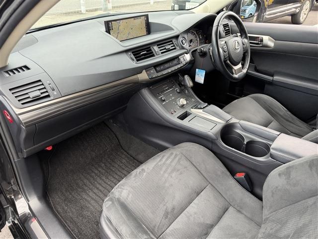 TOYOTA LEXUS CT200H 2018 Image 31