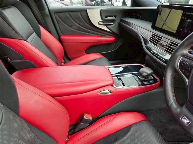 TOYOTA LEXUS LS500H 2021 Image 31