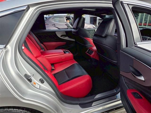 TOYOTA LEXUS LS500H 2021 Image 31