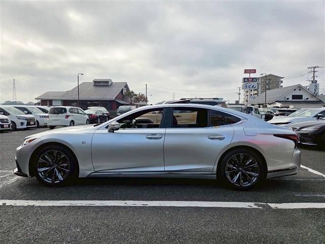 TOYOTA LEXUS LS500H 2021 Image 31