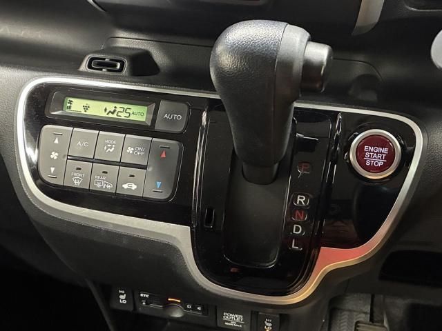 HONDA N BOX 2017 Image 31