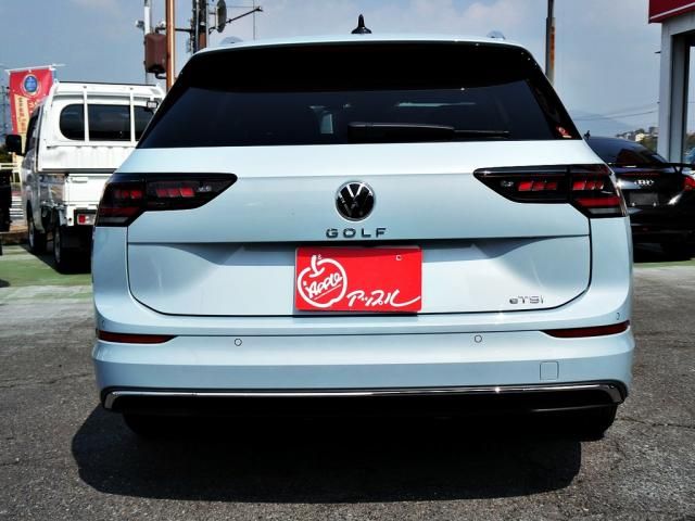 VOLKSWAGEN GOLF VARI 2025 Image 31