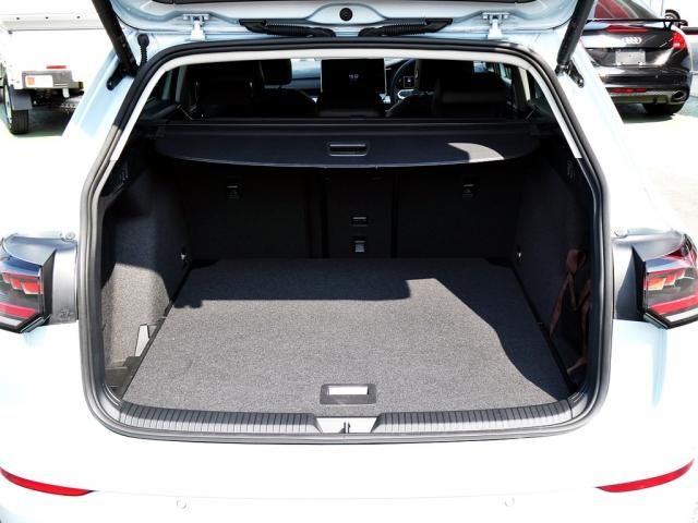 VOLKSWAGEN GOLF VARI 2025 Image 31