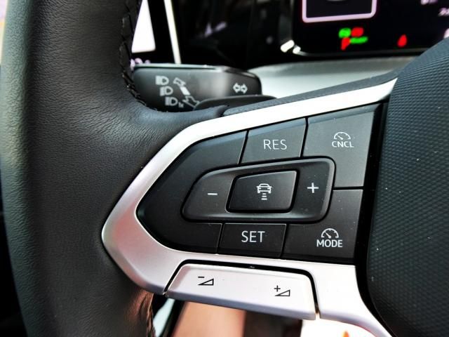 VOLKSWAGEN GOLF VARI 2025 Image 31