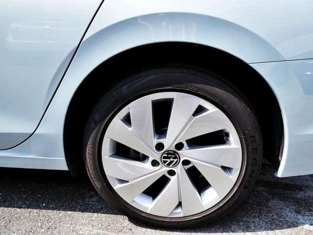 VOLKSWAGEN GOLF VARI 2025 Image 31