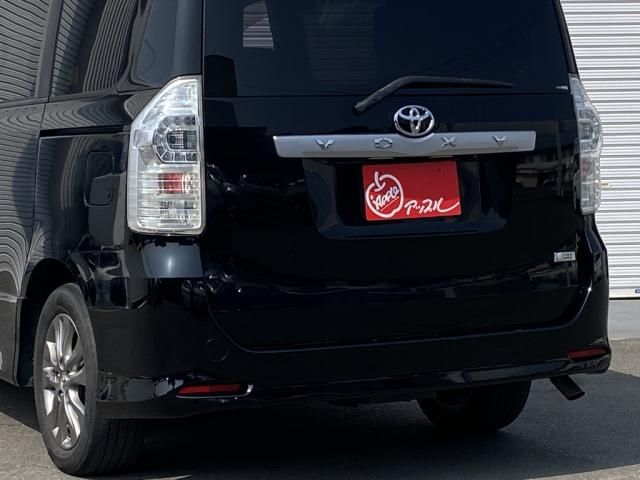 TOYOTA VOXY 2011 Image 31