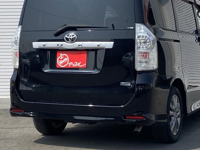 TOYOTA VOXY 2011 Image 31