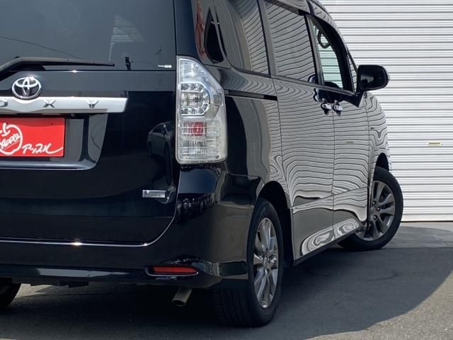 TOYOTA VOXY 2011 Image 31