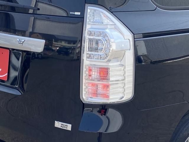 TOYOTA VOXY 2011 Image 31