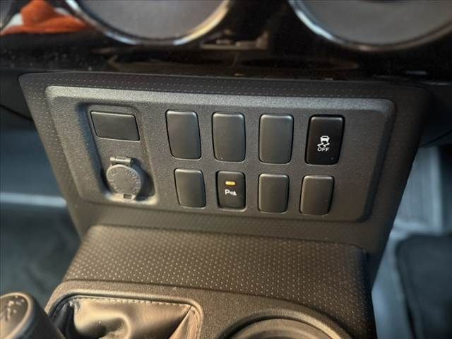 TOYOTA FJ CRUISER 4WD 2012 Image 31