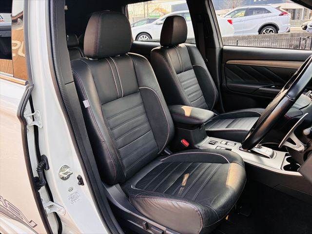 MITSUBISHI OUTLANDER PHEV 2017 Image 31