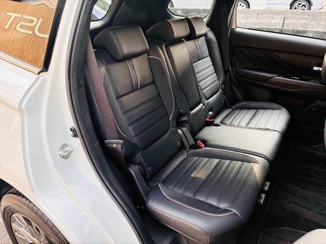 MITSUBISHI OUTLANDER PHEV 2017 Image 31