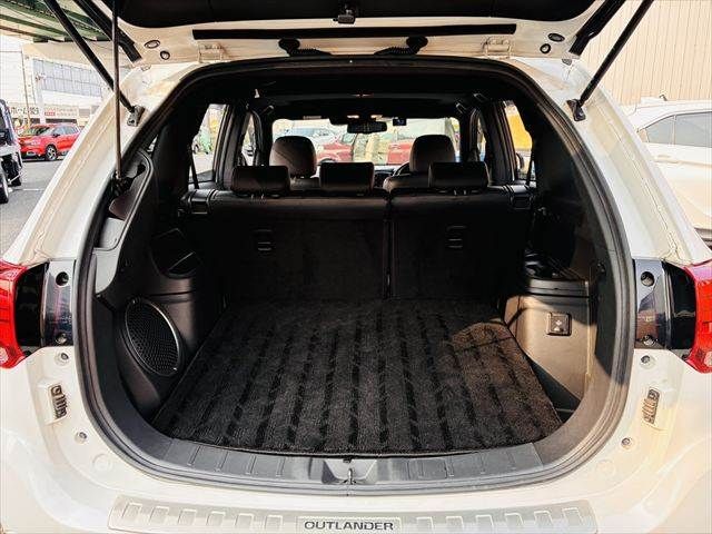 MITSUBISHI OUTLANDER PHEV 2017 Image 31