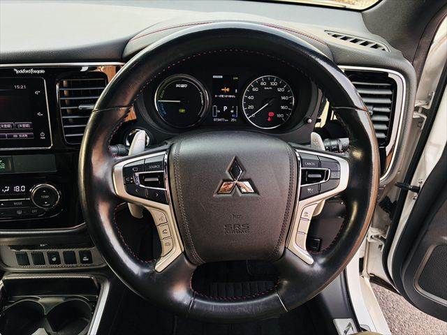 MITSUBISHI OUTLANDER PHEV 2017 Image 31