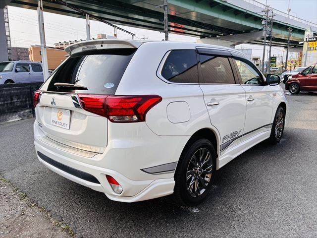 MITSUBISHI OUTLANDER PHEV 2017 Image 31