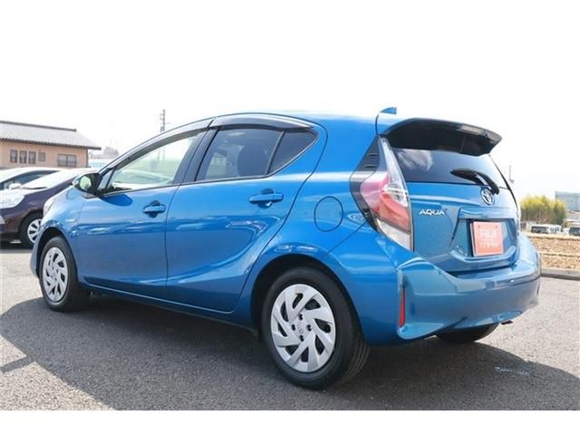 TOYOTA AQUA 2017 Image 31