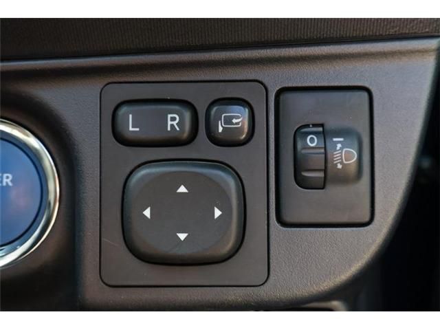 TOYOTA AQUA 2017 Image 31