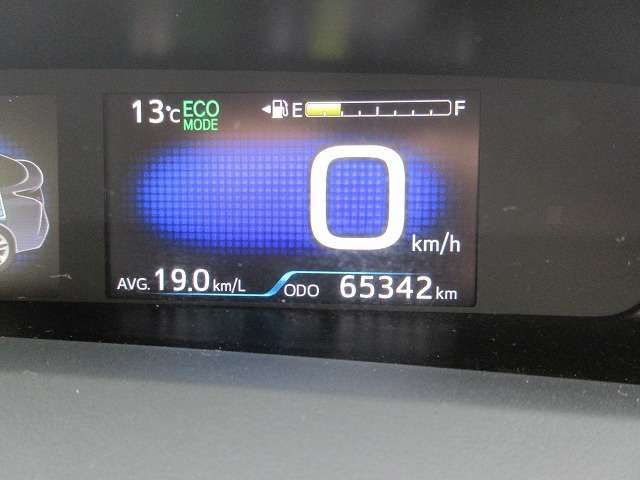 TOYOTA PRIUS 2018 Image 31