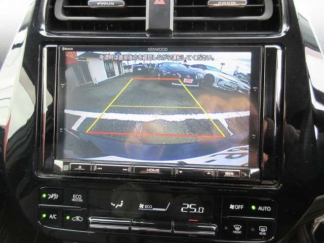 TOYOTA PRIUS 2018 Image 31