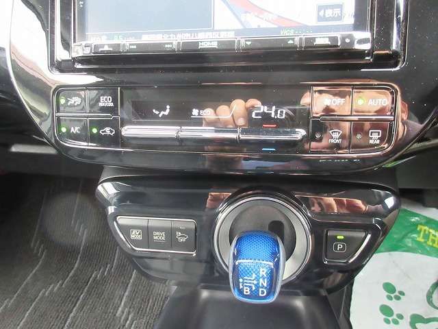 TOYOTA PRIUS 2018 Image 31