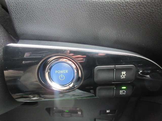 TOYOTA PRIUS 2018 Image 31