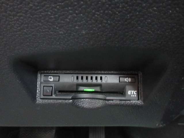 TOYOTA PRIUS 2018 Image 31