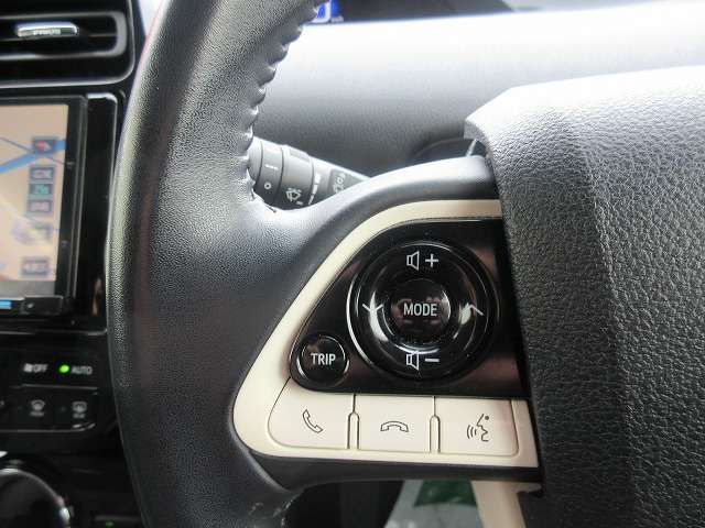 TOYOTA PRIUS 2018 Image 31