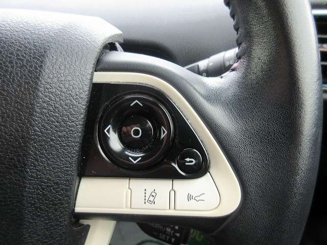 TOYOTA PRIUS 2018 Image 31