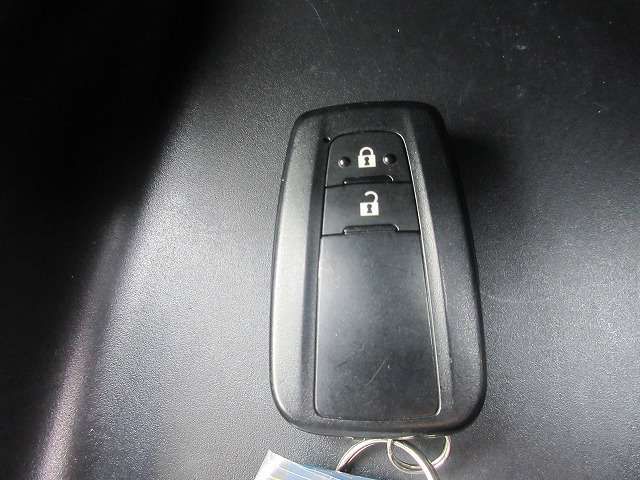 TOYOTA PRIUS 2018 Image 31