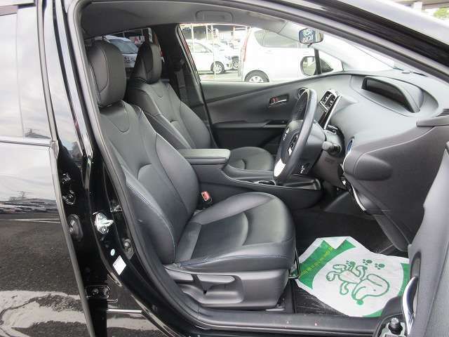 TOYOTA PRIUS 2018 Image 31