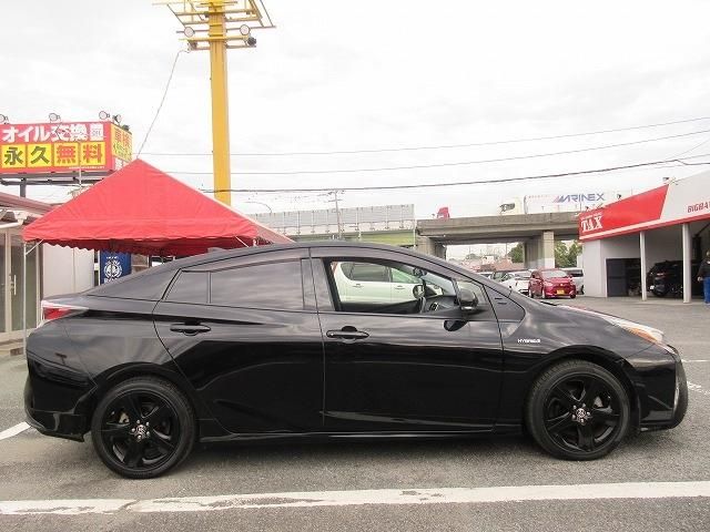 TOYOTA PRIUS 2018 Image 31