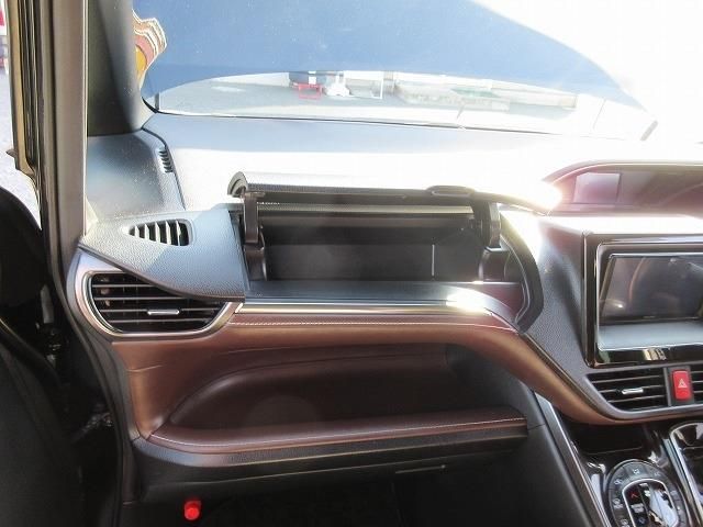 TOYOTA ESQUIRE 2020 Image 31