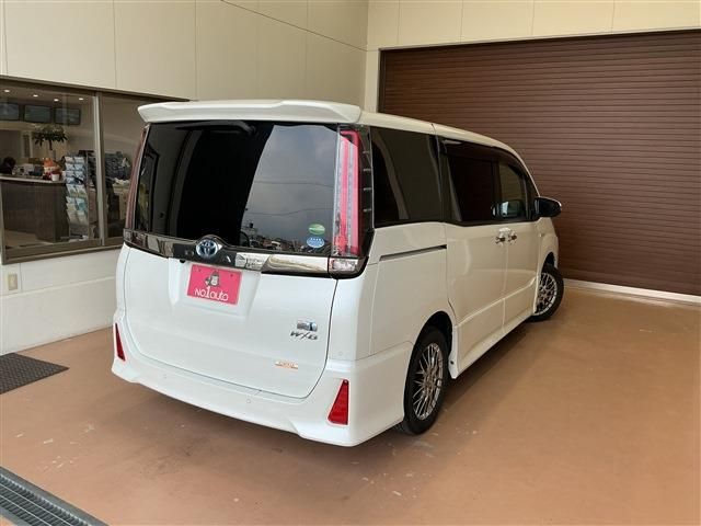 TOYOTA NOAH HYBRID 2019 Image 31